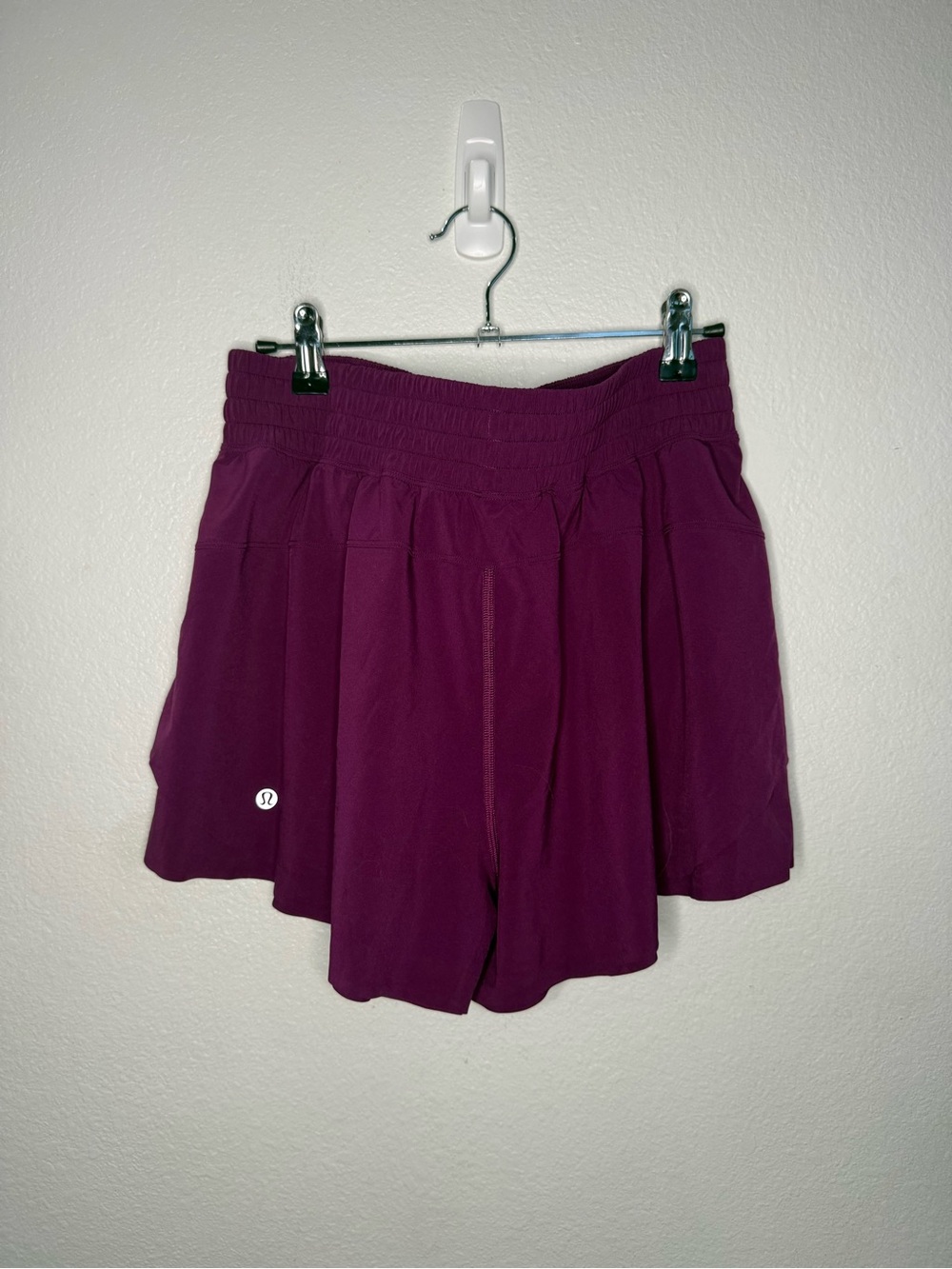 Lululemon Shake It Out High-Rise Running Short 2.5" in Chilled Grape - Picture 2 of 3